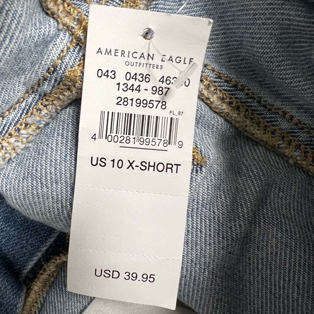 American Eagle Outfitters Light Blue High Rise Jeans - Picture 4 of 5